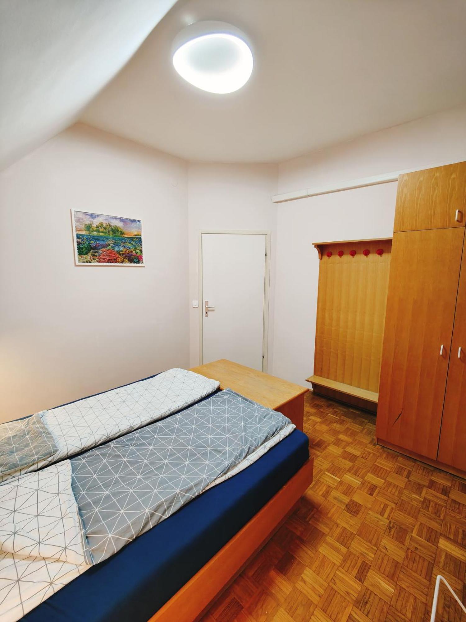 House, Terme Catez 153 *
