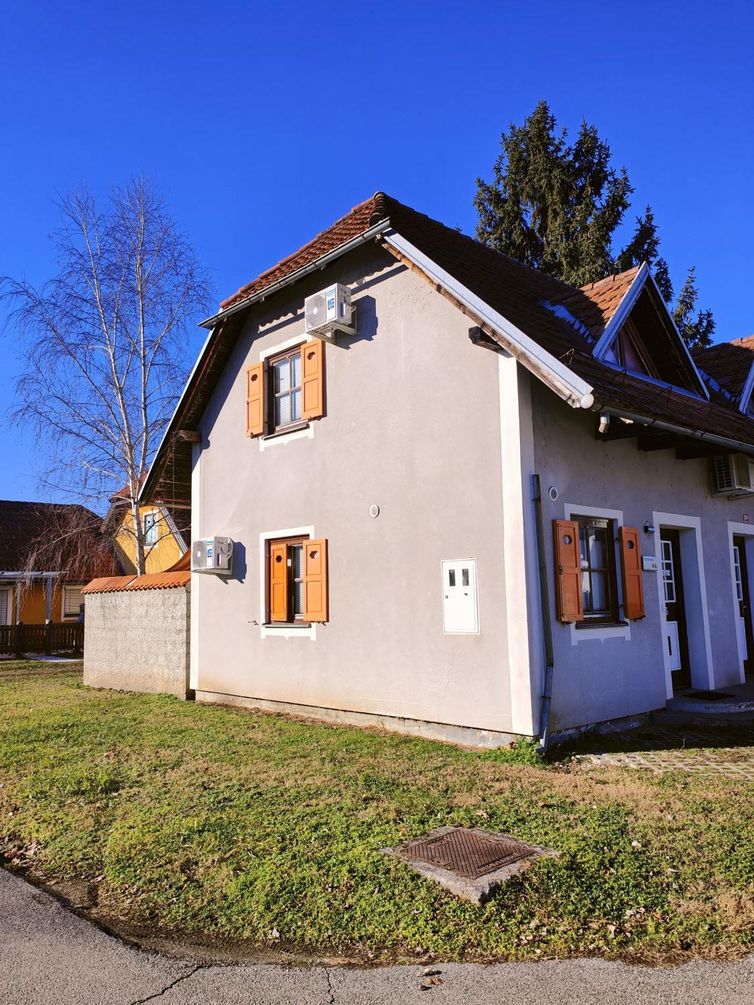 Appartement House, Terme Catez 153 *