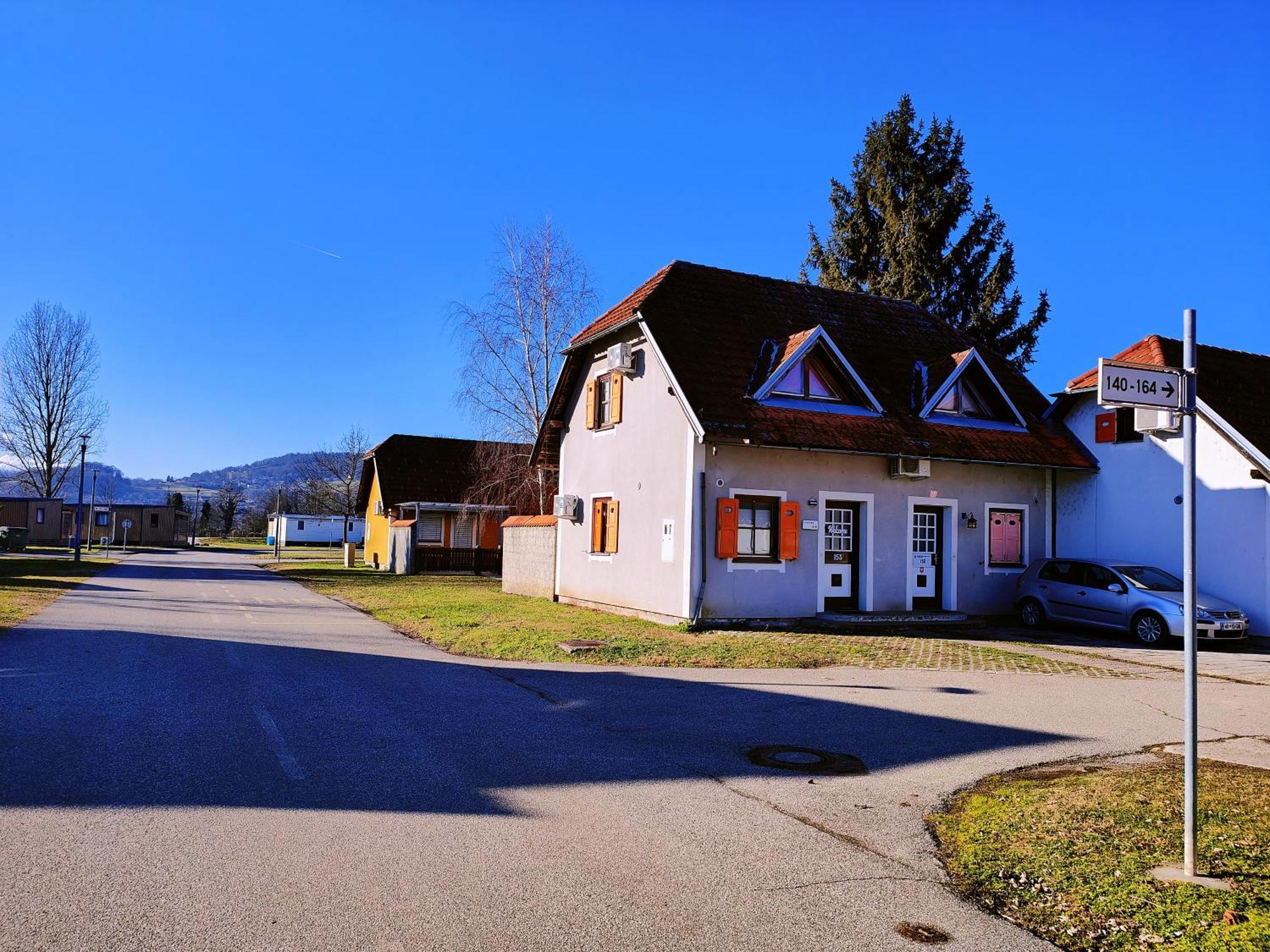Appartement House, Terme Catez 153 *