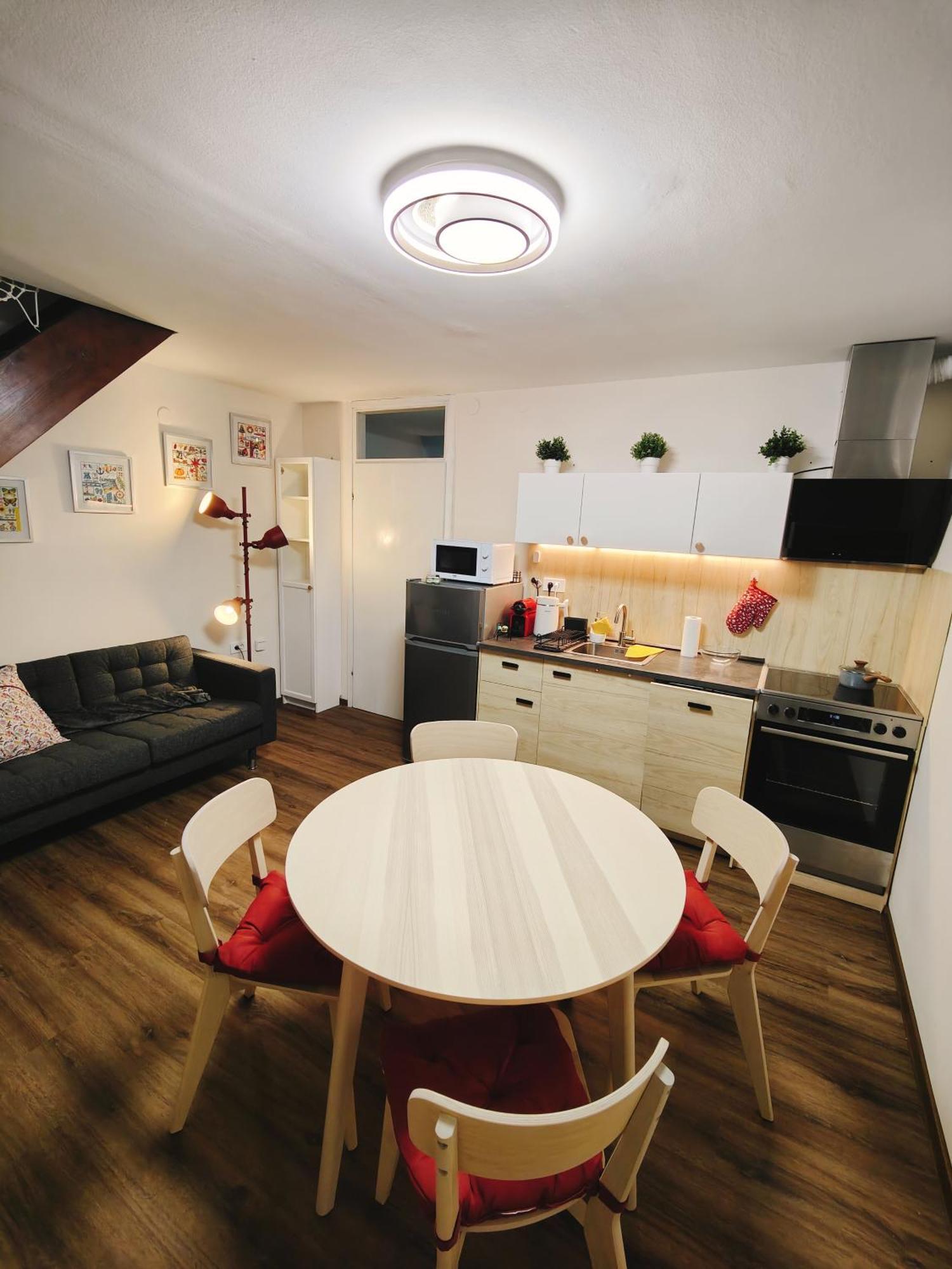 House, Terme Catez 153 *